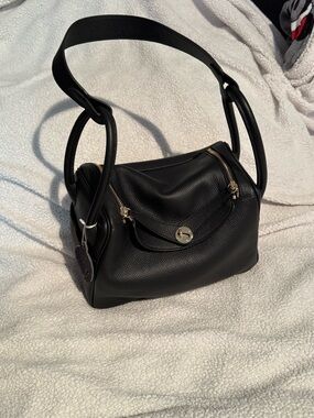 Source Unknown Black Pebbled Leather Shoulder Bag with Gold Hardware